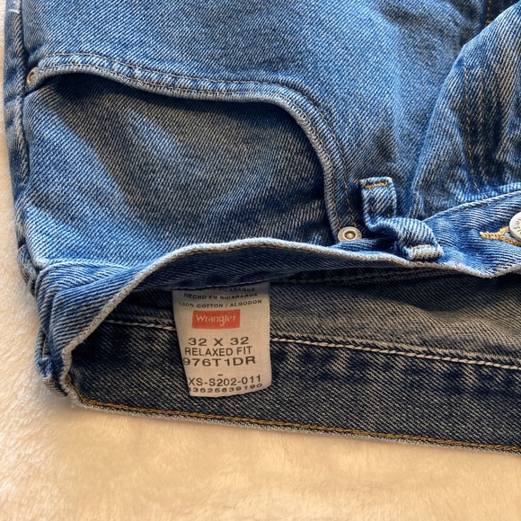 Mens Wrangler Relaxed Jeans. Size 32x32. - Picture 2 of 3